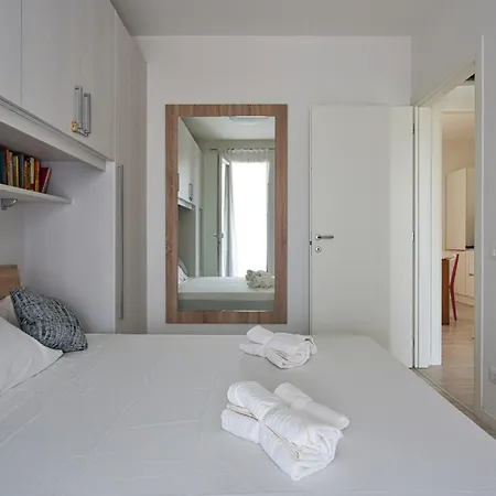Oasi Moderna Con Piscina A Due Passi Dal Mare アパート