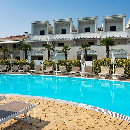 Oasi Moderna Con Piscina A Due Passi Dal Mare アパート *