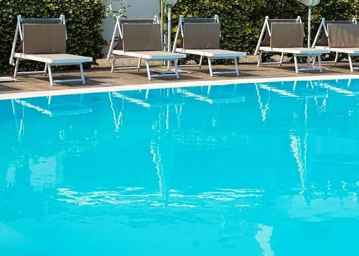 Oasi Moderna Con Piscina A Due Passi Dal Mare ايراكليا ماري